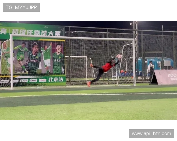 世界冰球联赛启用小球门，守门员扑救率下降